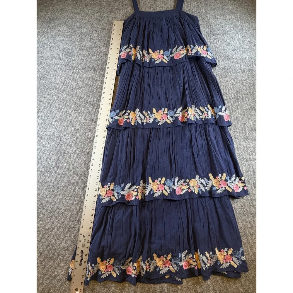 NAO tiered maxi
